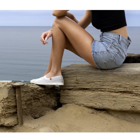 SAOLA Women's Sequoia II Slip-On Shoes Light Grey NWB Size 9.5 - Picture 5 of 12